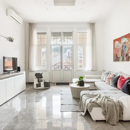 Skyline Serenity Retreat @vaci Famous Street Apartment *