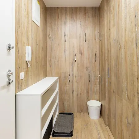 Apartment B44 Brody *