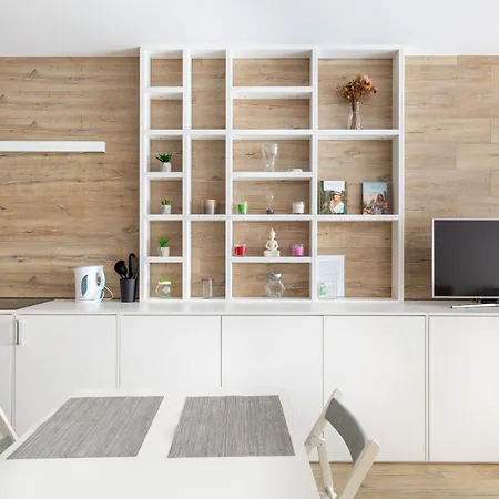 Apartment B44 Brody *