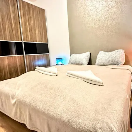 Appartamento Flowers Apartman *