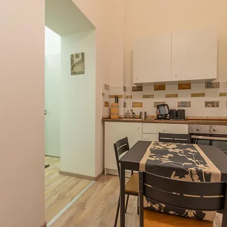 Downtown Flat In Budapest, Mona Appartamento