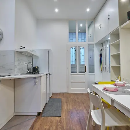 Nanirol At Gellert Bath Apartment Budapest