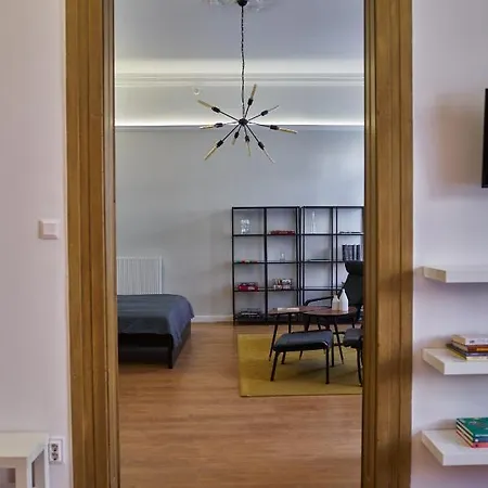 Apartment Nanirol At Gellert Bath Budapest