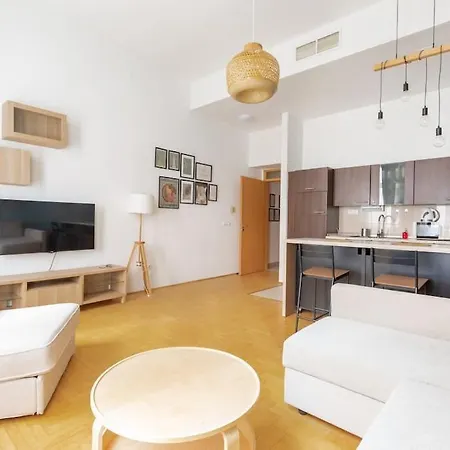 Sage Meadow At Gozsdu Garden Dob 16 Apartment Budapest