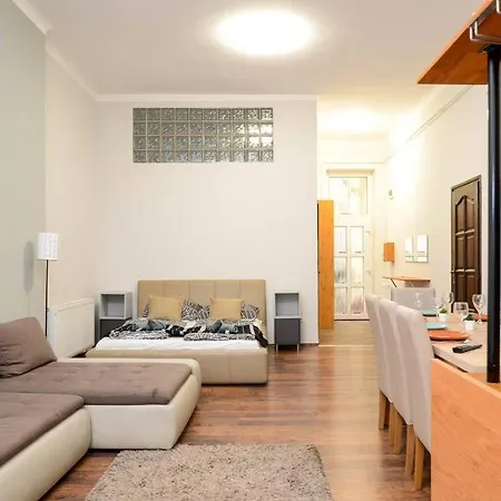 Apartment Famous Kiraly Street At Large 3br 10ppl @