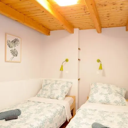 Famous Kiraly Street At Large 3br 10ppl @ Apartment Budapest