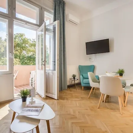 Klauzal Garden City Apartament