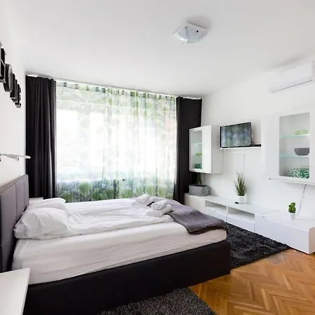 Rumbach 22 Center With Ac Apartment