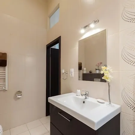 Appartamento Szent Istvan Ter 4 Next To Basilica A 1 Bedroom Budapest