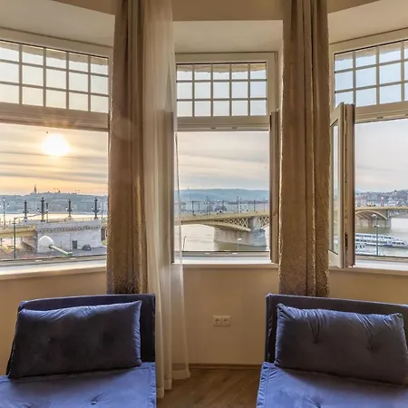Gde Jaszai Panorama Apartment *