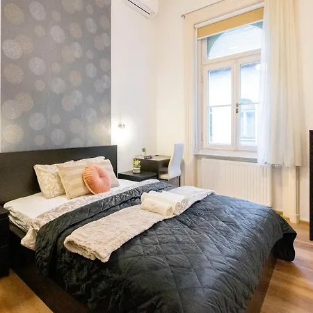 Spacious & Cozy W/ Terrace *