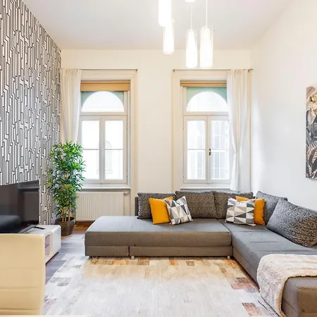 Apartmán Spacious & Cozy W/ Terrace