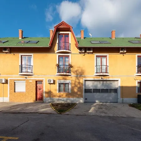 R Apartman Budapest