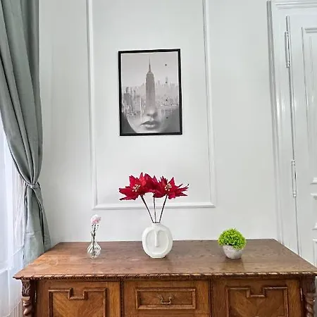 Jozsef 68 - Near Newyork Cafe Homestay Budapest