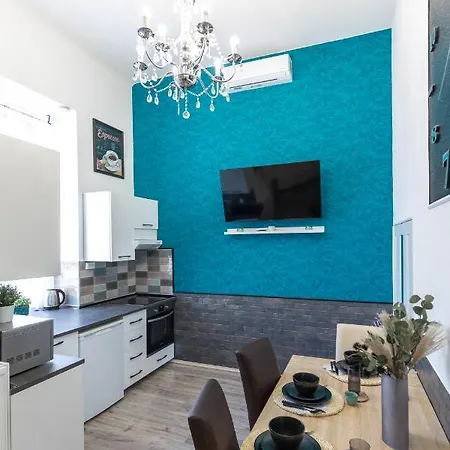 Apartment Urban Oasis *
