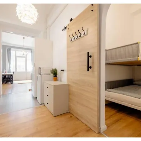 Downtown With Balcony Apartment Budapest