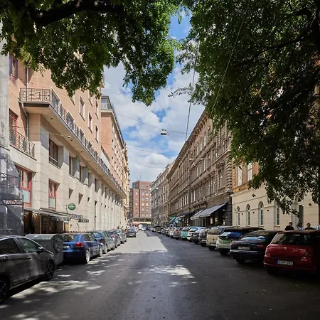 Spacious Luxury In The Centre Apartment
