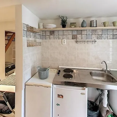 Apartment Cute In Center. Capsule Apartment! *