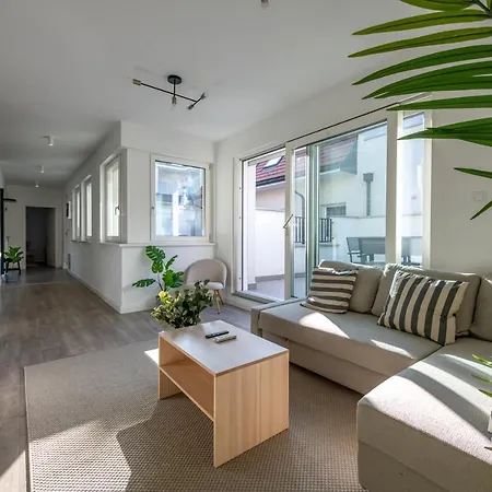 Lovag 12 Terrace Designer Apartament *