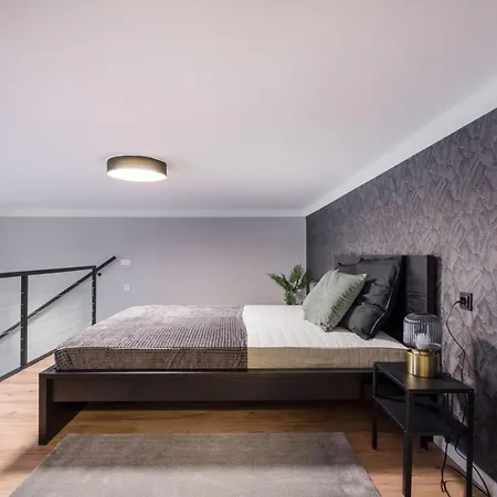 R38 Boutique Apartments, Location By Bqa