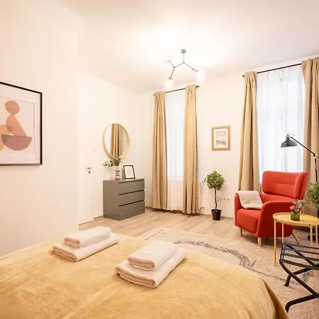 Apartment Warm Elegance Retreat : 75 M2 Comfort Near New York Cafe