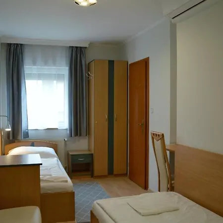 Alfred Panzio Budapest