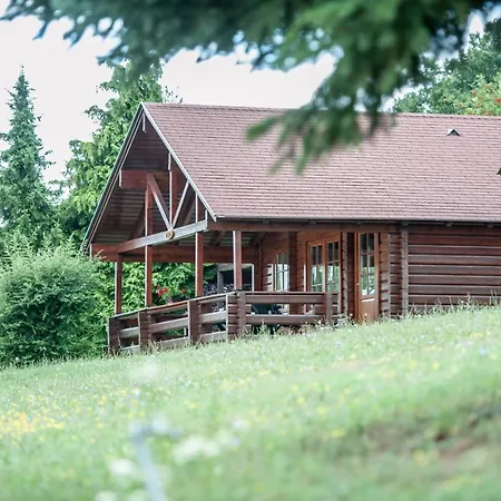 Petnehazy Hotell
