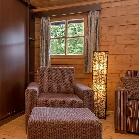 Petnehazy Hotell