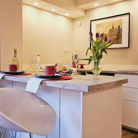 Budasmile At Buda Castle - Aircon & Free Parking Apartman