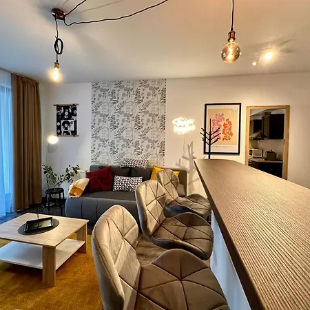 Vinyl Gozsdu Apartment *