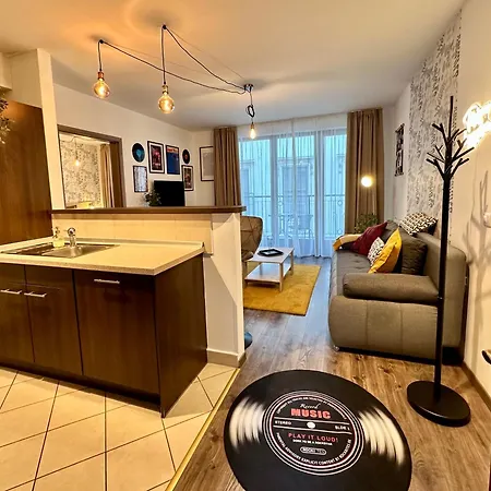 Vinyl Gozsdu בודפשט