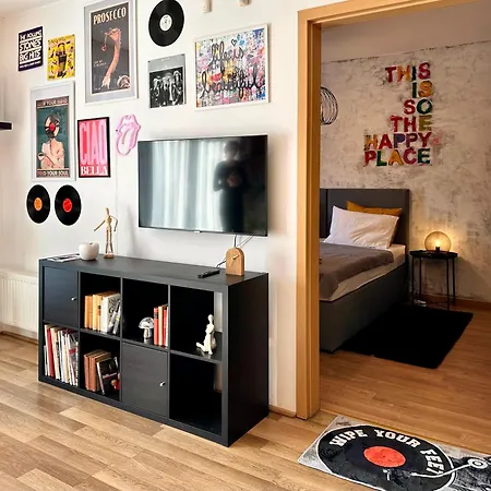 Apartment Vinyl Gozsdu