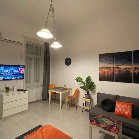 Marylin New Free Parking At Riverside Apartment