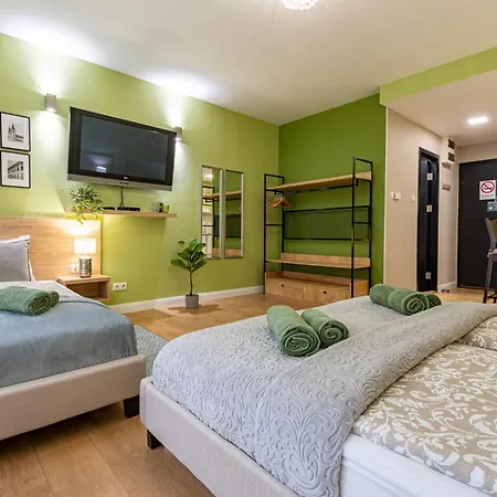 Apartment Holidays & Budapest
