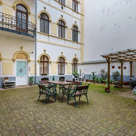 Barka In Downtown Buda Apartment *