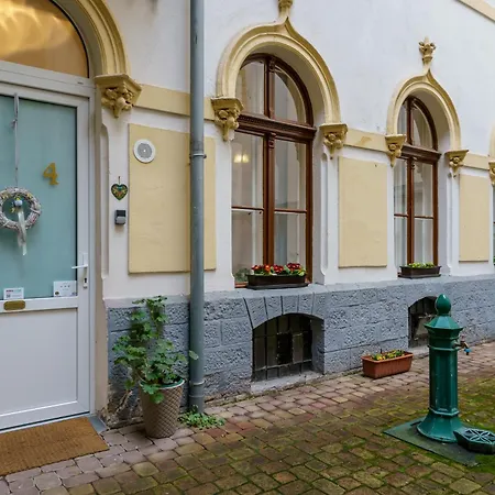 Barka In Downtown Buda Apartment *