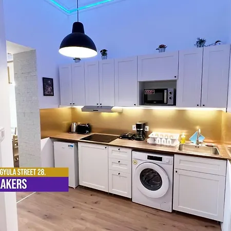 Little Americas Westend Mall Apartament