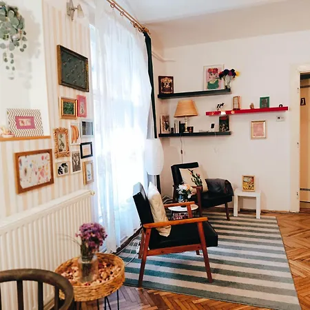 Flat In Historic With Your Own Private Garden, Near City Park Apartment Budapest