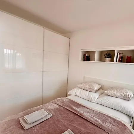 Break - Private Garage, Ac, Balcony Apartment Budapest