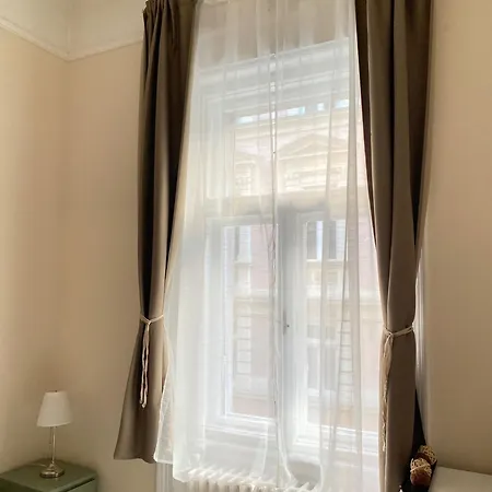 Apartment Wesseleny Near Synagogue With Ac After Renovation Budapest