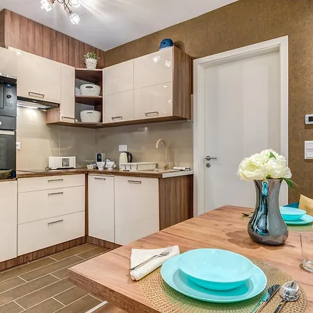 Apartment Magic Garden In Downtown Budapest