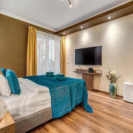 Magic Garden In Downtown Apartment Budapest
