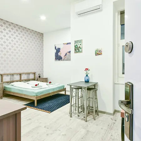 Peaceful Soho Apartament
