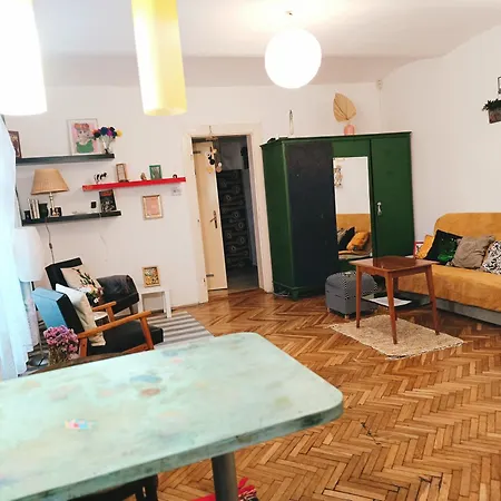 Apartment Flat In Historic With Your Own Private Garden, Near City Park Budapest