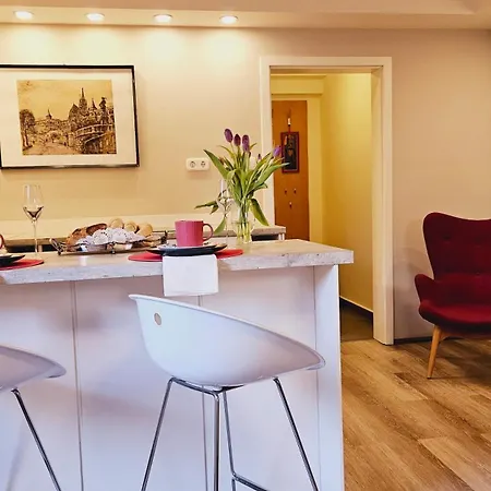 Apartman Budasmile At Buda Castle - Aircon & Free Parking Budapest
