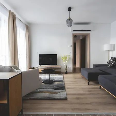Jewish Quarter Hideaway With Terrace And Parking - 507 בודפשט