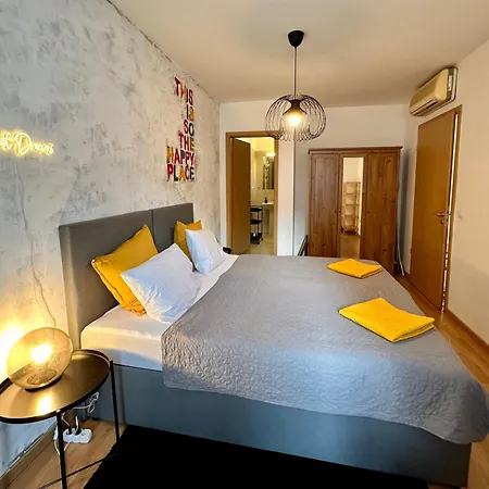 Vinyl Gozsdu Apartment Budapest