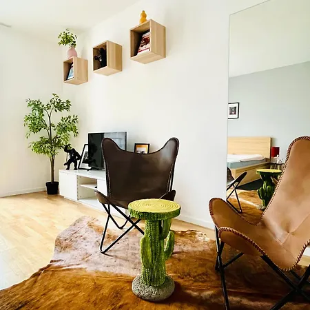 Bp-est Cp Apartment