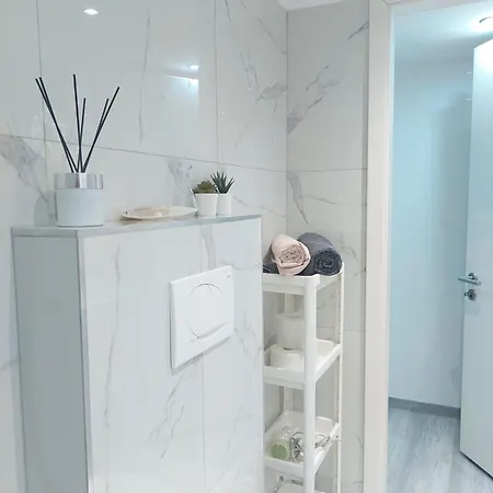 Brhomes Pearl Apartment