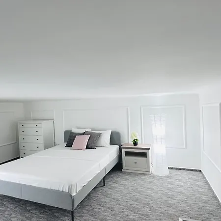 Jozsef 65 Homestay szállás *